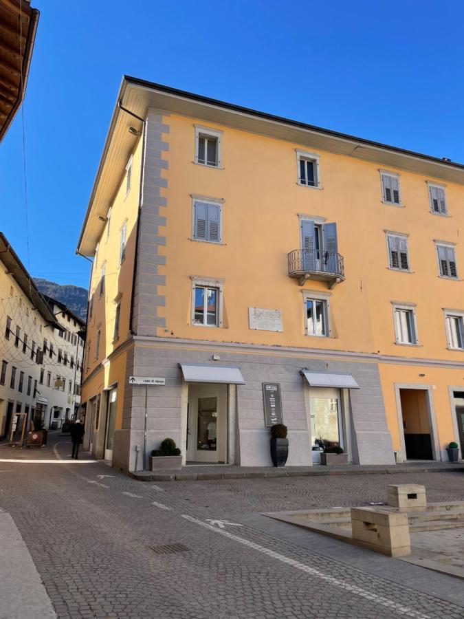 Al Palazzo Hotell Cles Eksteriør bilde
